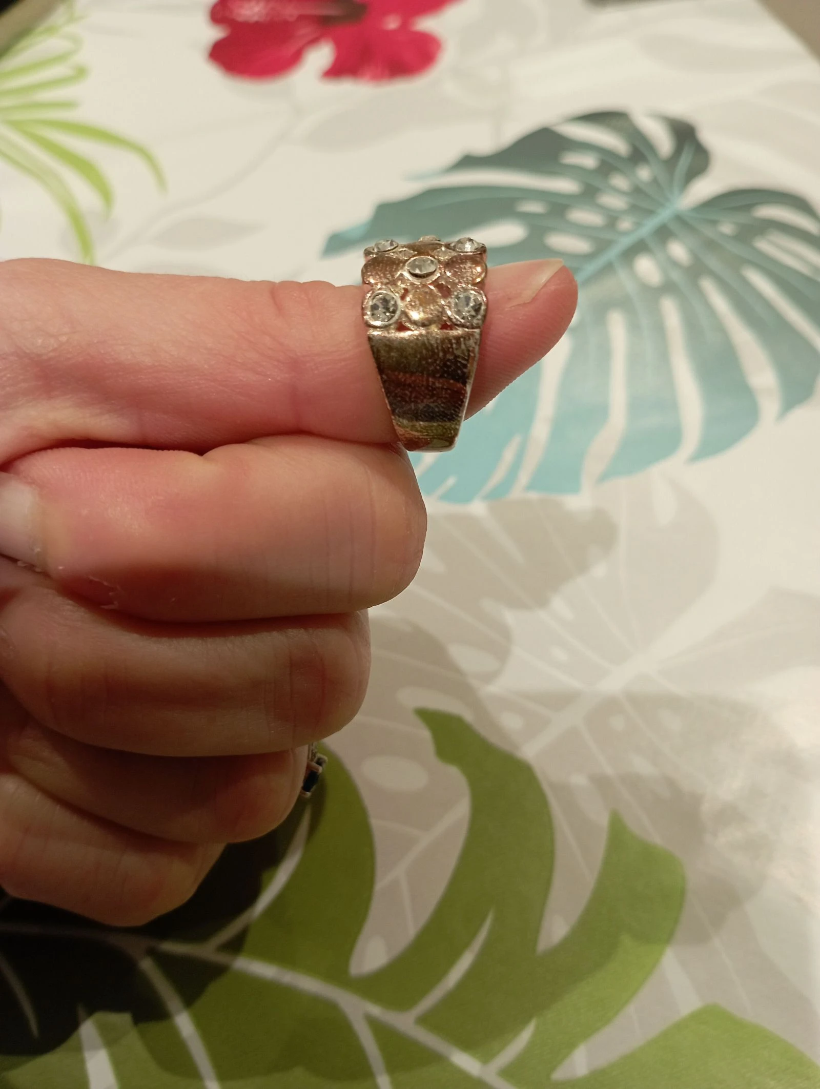 Gouden ring met strass – photo 3